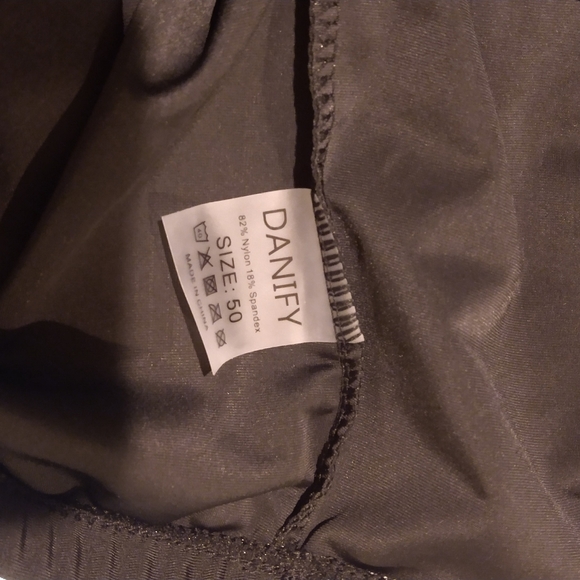 NWOT 2 Piece Plus Size Swimsuit - Picture 9 of 10